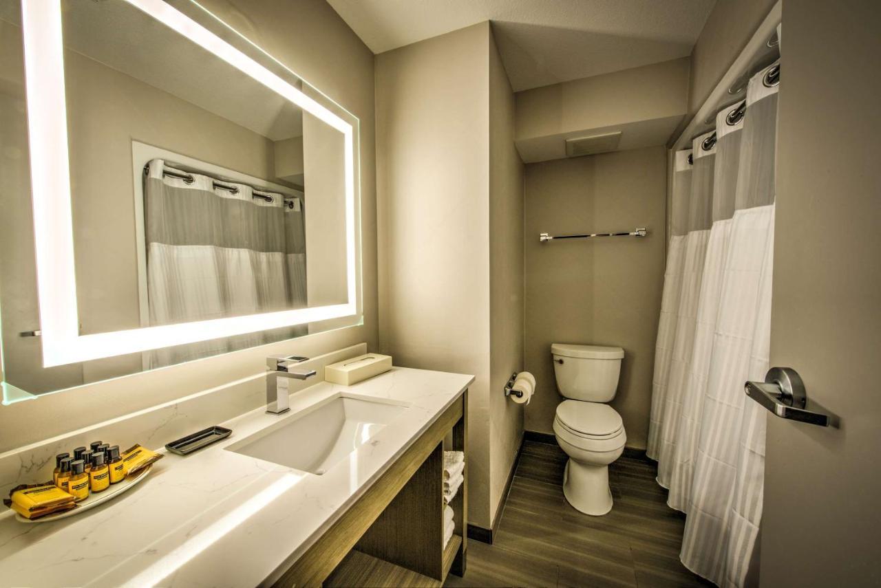 Best Western Plus Media Center Inn & Suites Burbank Exteriér fotografie