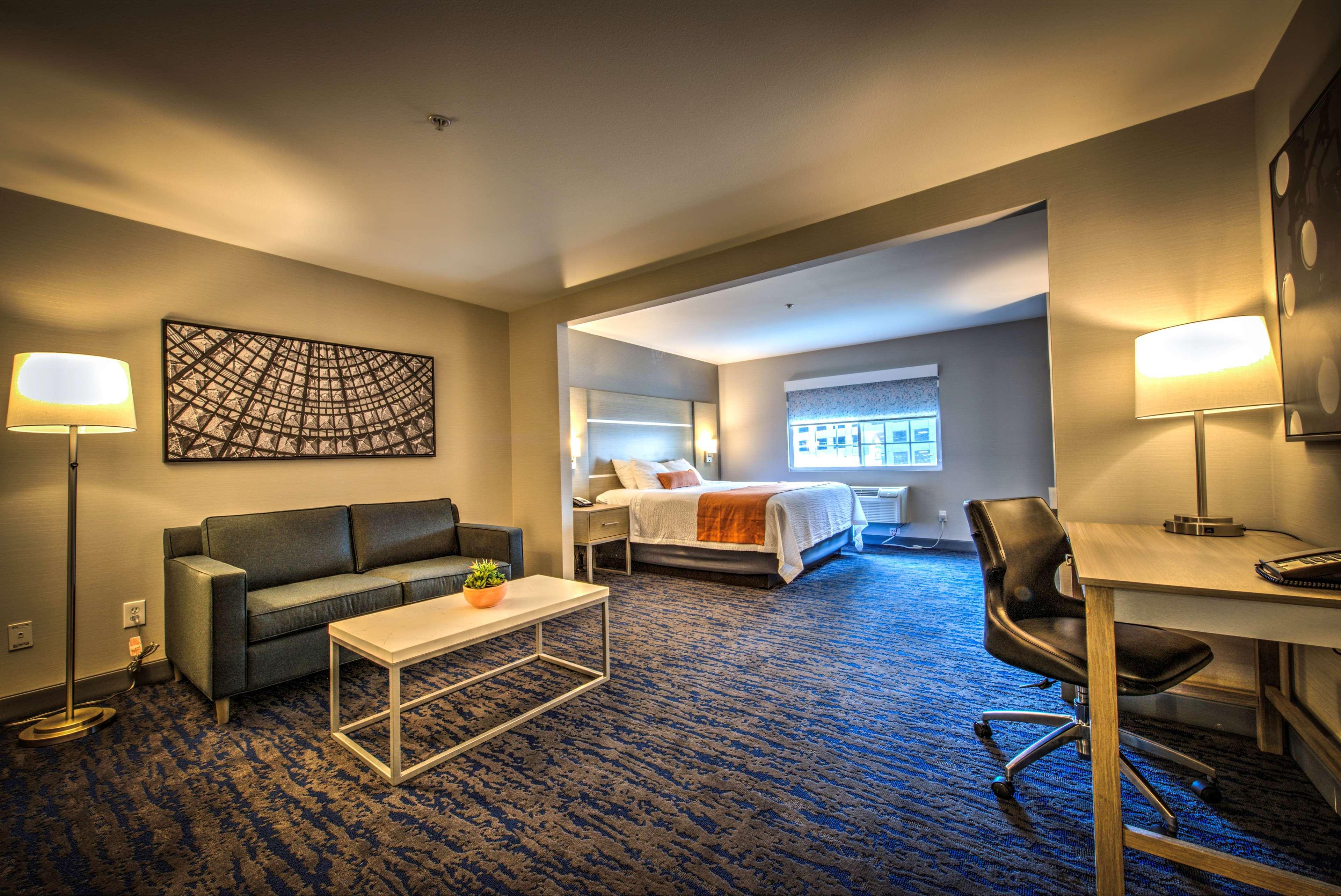 Best Western Plus Media Center Inn & Suites Burbank Exteriér fotografie