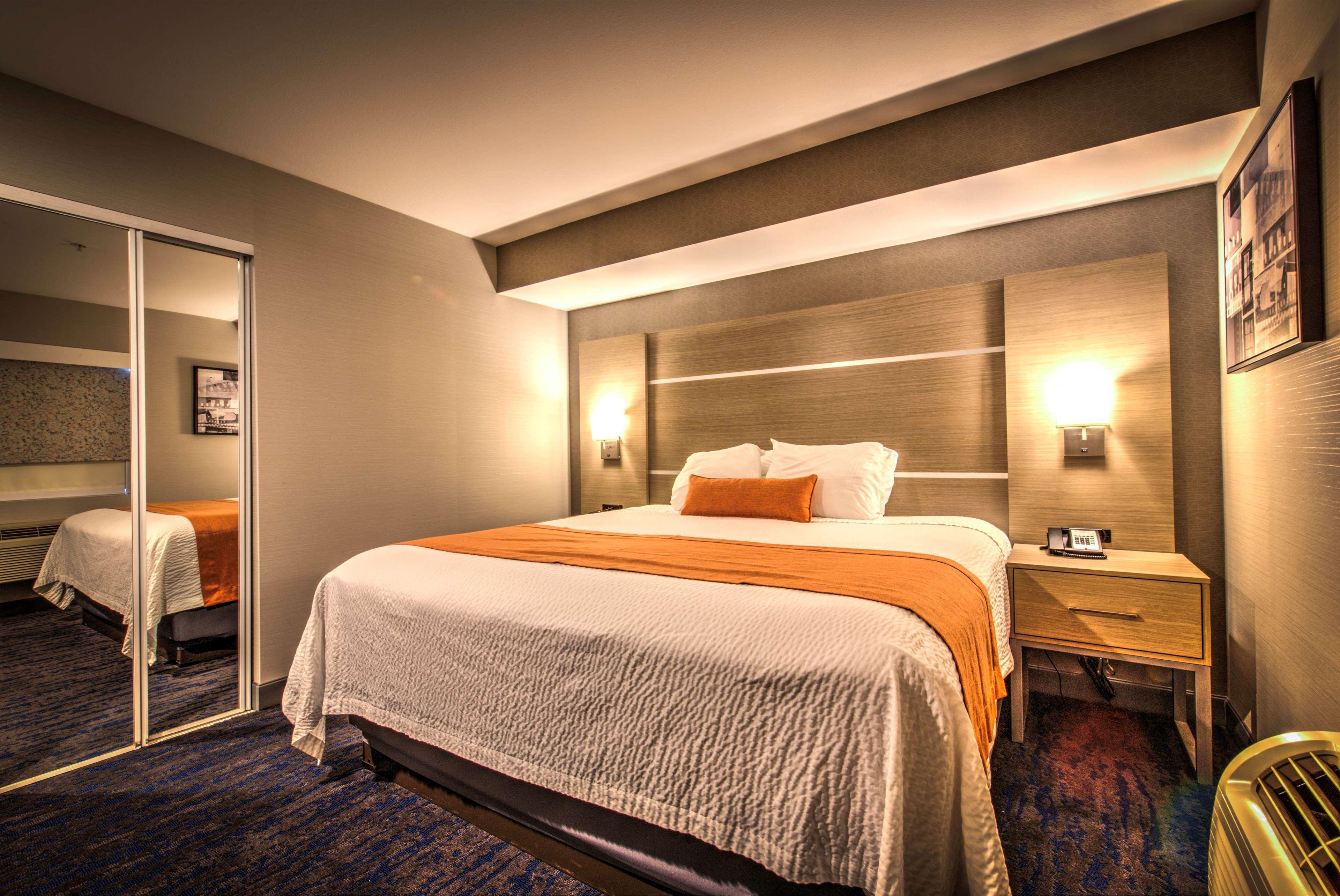 Best Western Plus Media Center Inn & Suites Burbank Exteriér fotografie