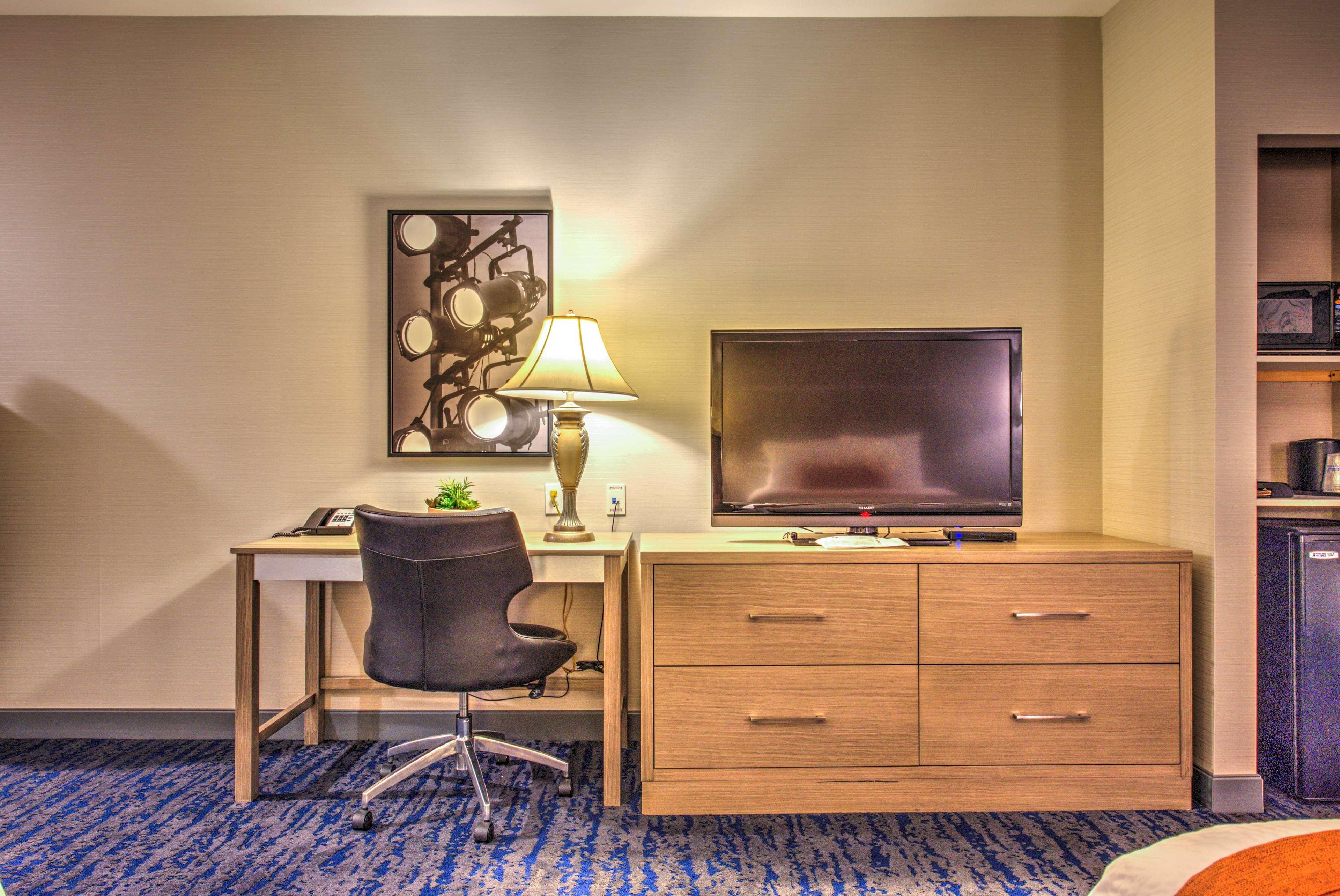 Best Western Plus Media Center Inn & Suites Burbank Exteriér fotografie