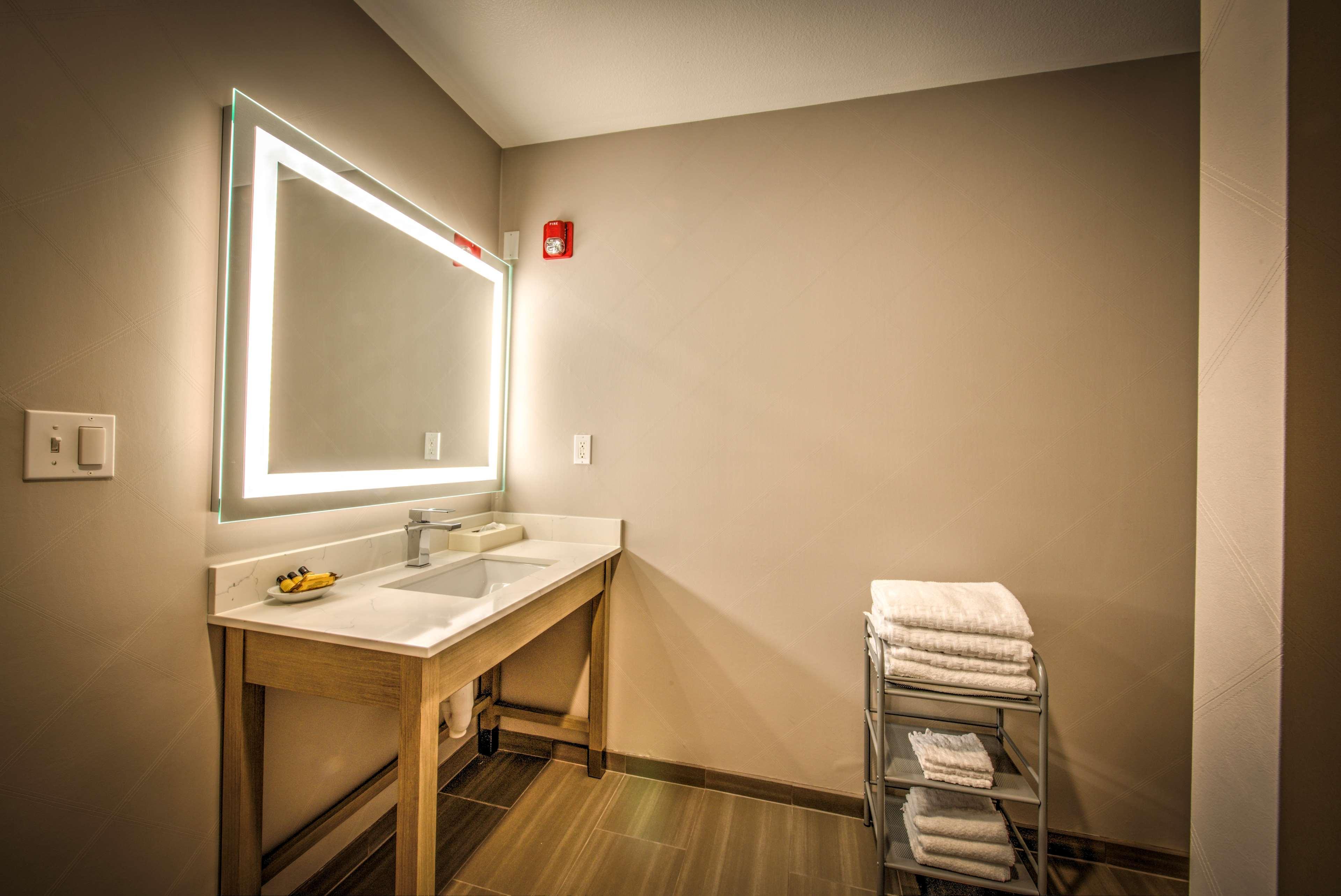 Best Western Plus Media Center Inn & Suites Burbank Exteriér fotografie