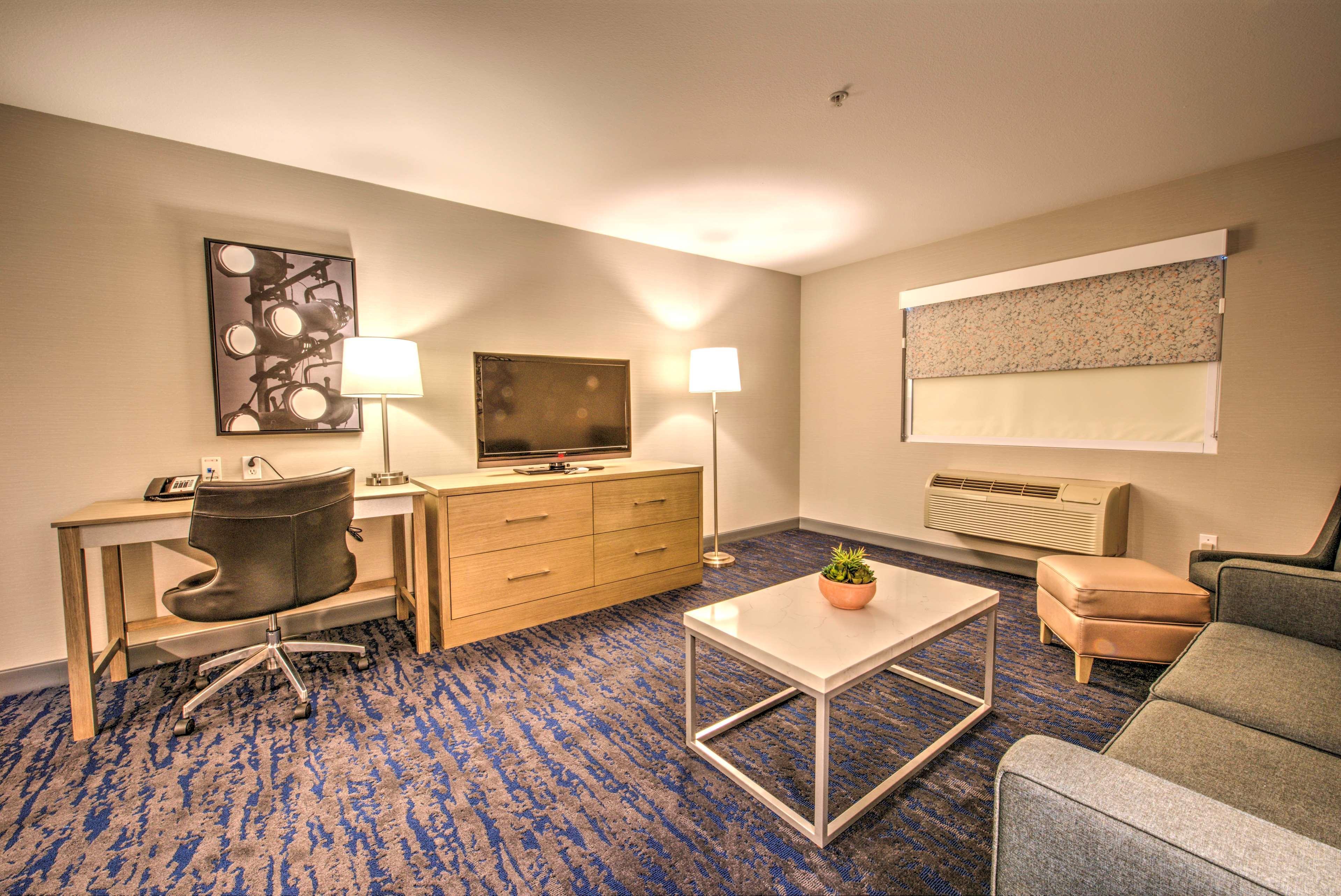 Best Western Plus Media Center Inn & Suites Burbank Exteriér fotografie