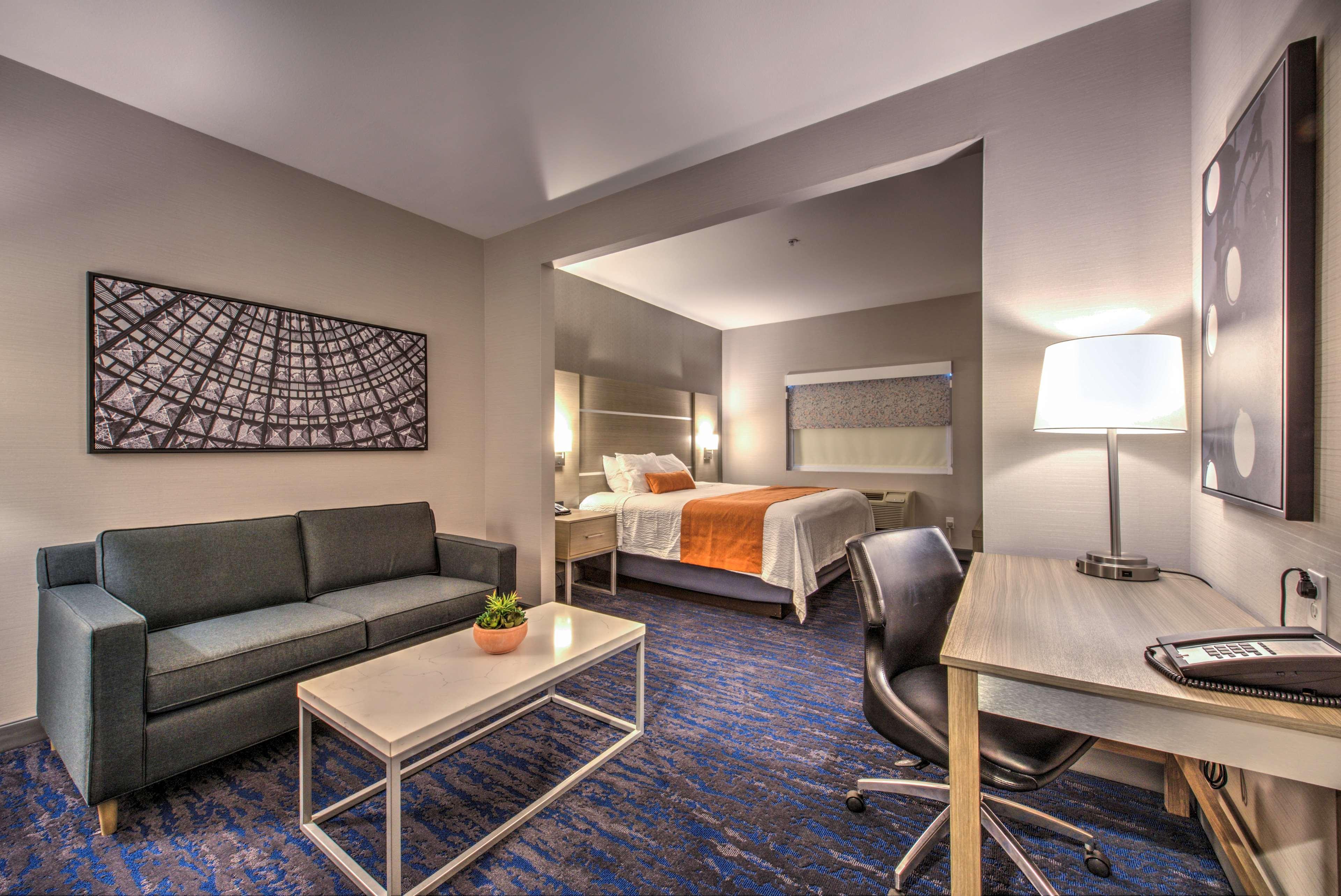 Best Western Plus Media Center Inn & Suites Burbank Exteriér fotografie