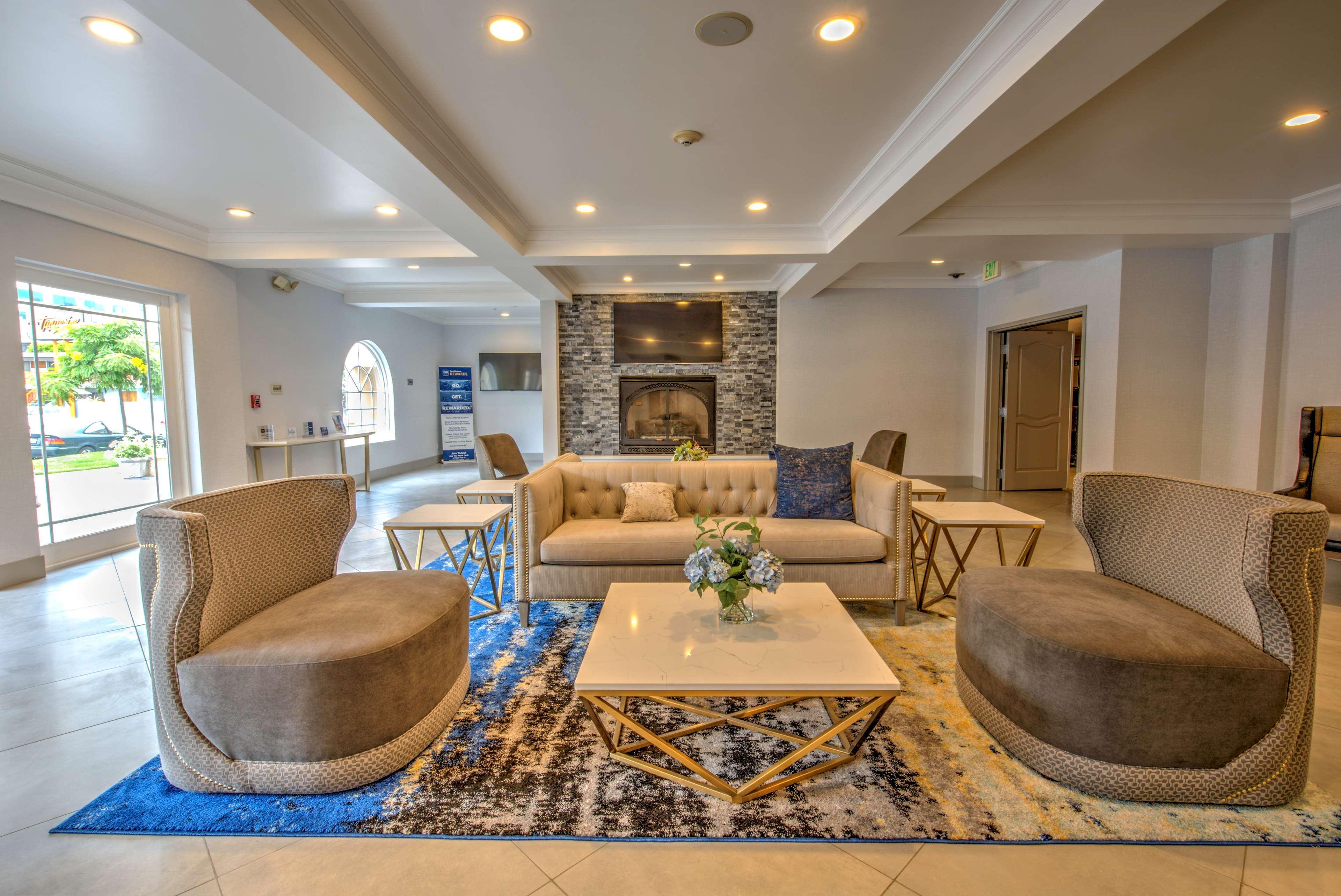 Best Western Plus Media Center Inn & Suites Burbank Exteriér fotografie
