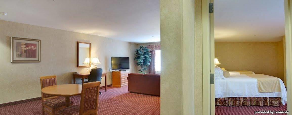 Best Western Plus Media Center Inn & Suites Burbank Exteriér fotografie
